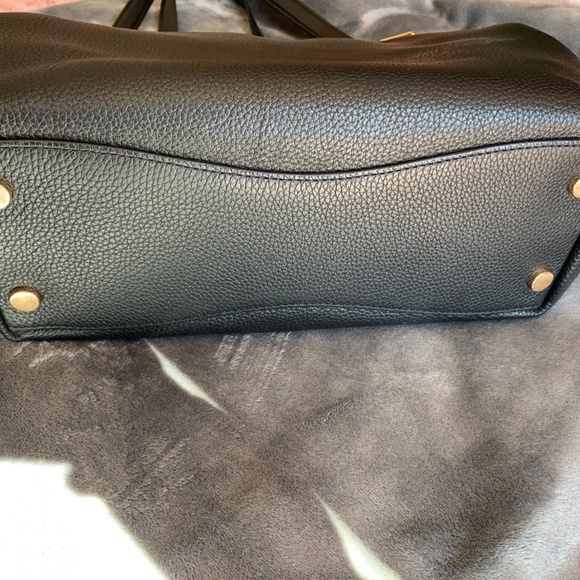 Michael Kors Raven Large Leather Shoulder Bag - Picture 3 of 13